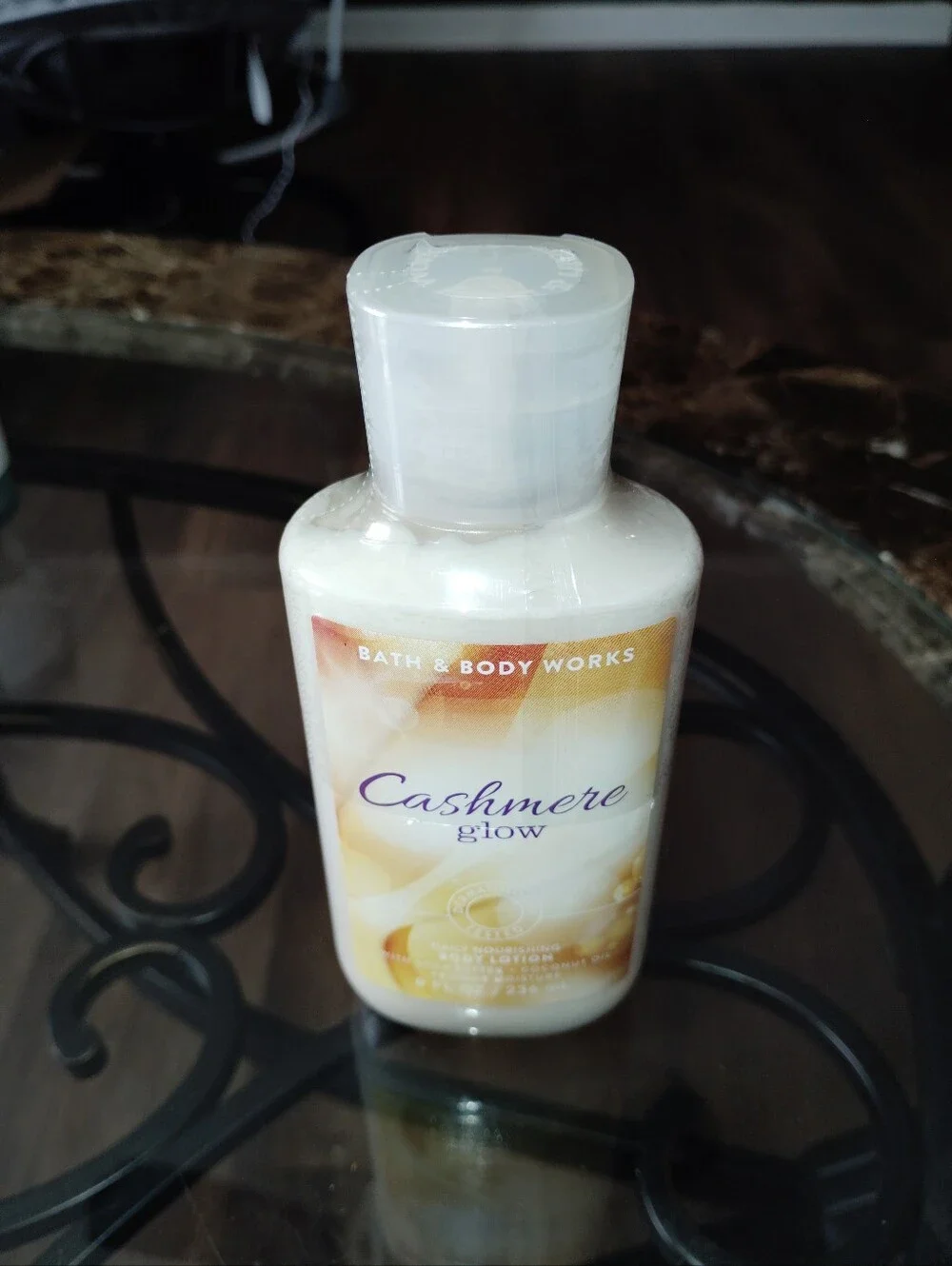 Bath & Body Works Cashmere Glow Body Lotion - Purple & Cream. Sealed